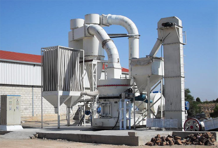 湖北客户购买俊荣机械的磨粉机现场