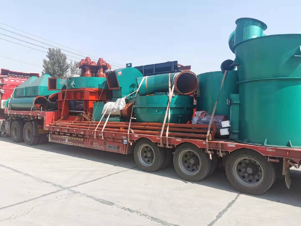 俊荣机械发往湖南的磨粉机现场